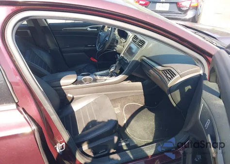 2013 Ford Fusion Se z USA, uszkodzony, nr VIN 3FA6P0HR8DR187380